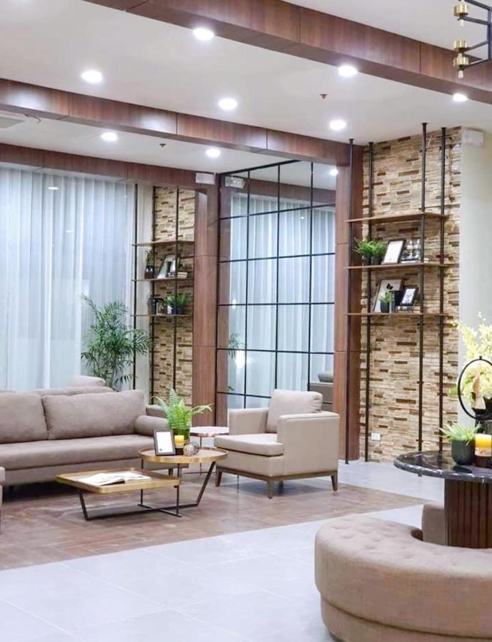 Luxury Suites At Brenthill Багио Экстерьер фото