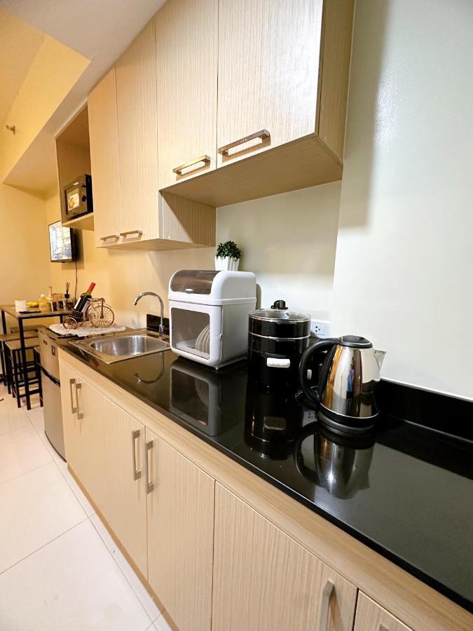 Luxury Suites At Brenthill Багио Экстерьер фото