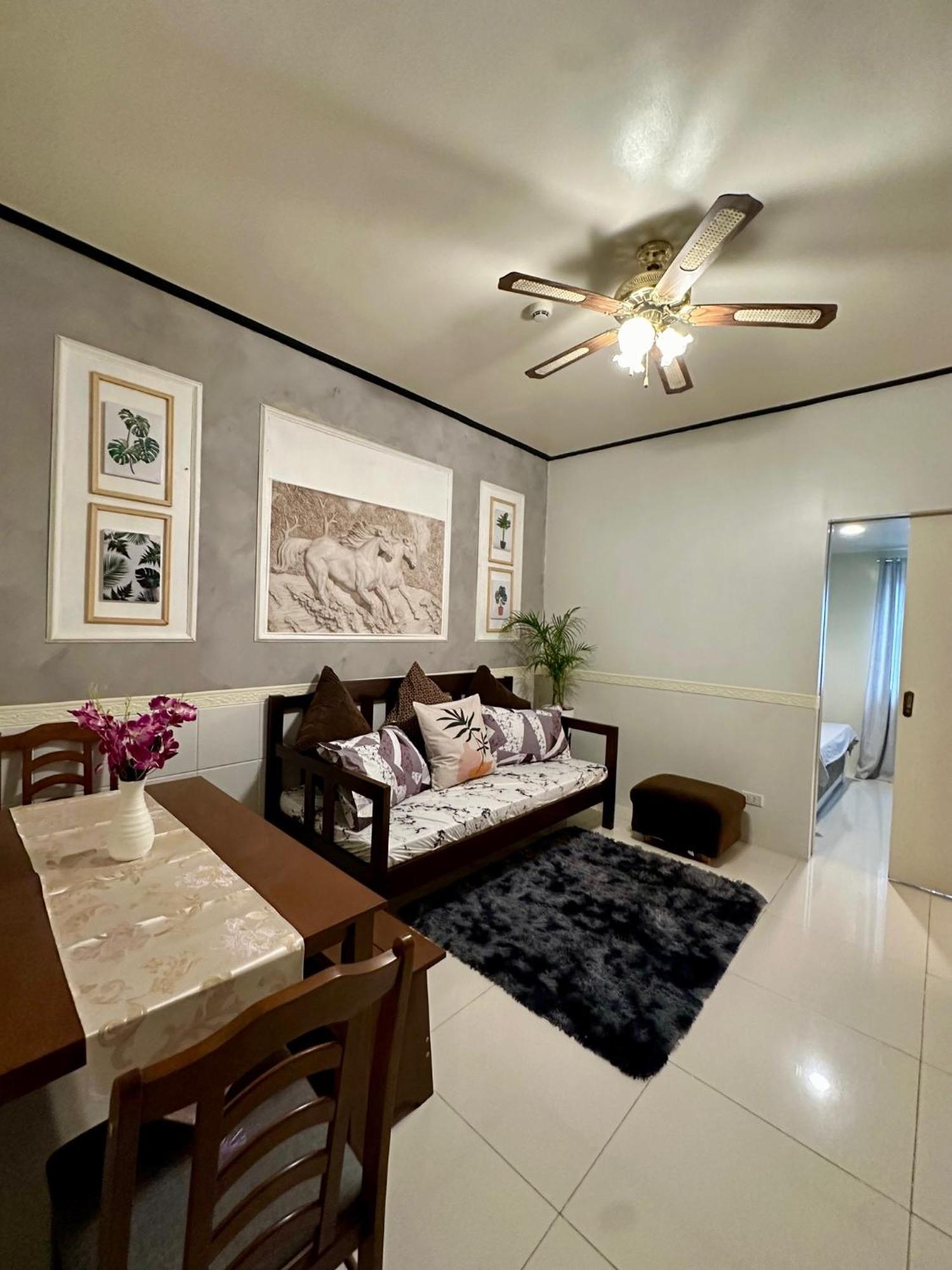 Luxury Suites At Brenthill Багио Экстерьер фото